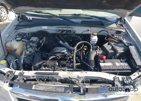 2008 Mazda Tribute I Sport z USA, uszkodzony, nr VIN 4F2CZ02Z48KM08726